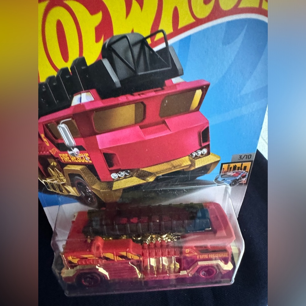 Hot Wheels Fire rescue car - Picture 4 of 5
